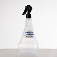 Botella con Atomizador Multiuso fabricado en plástico.