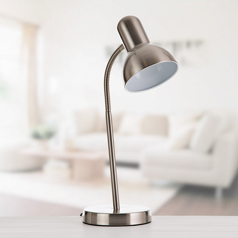 Lámpara flexible de escritorio Silver elaborada en metal y plástico.