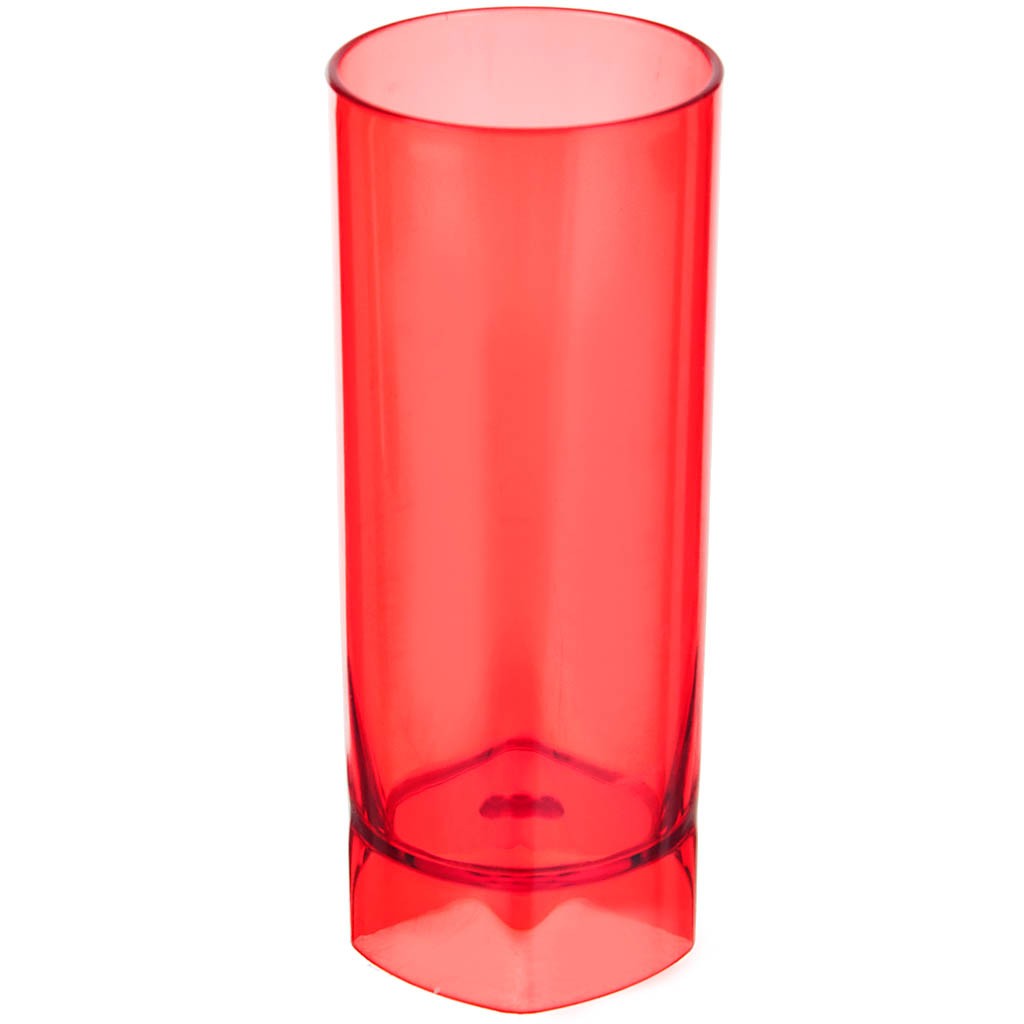 Una línea de vasos rojos para beber para jugar un juego de beber Fotografía  de stock - Alamy